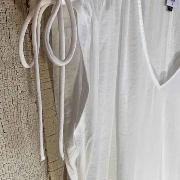 cabi Seaside Top (M).  New, no tag. - Picture 4 of 8